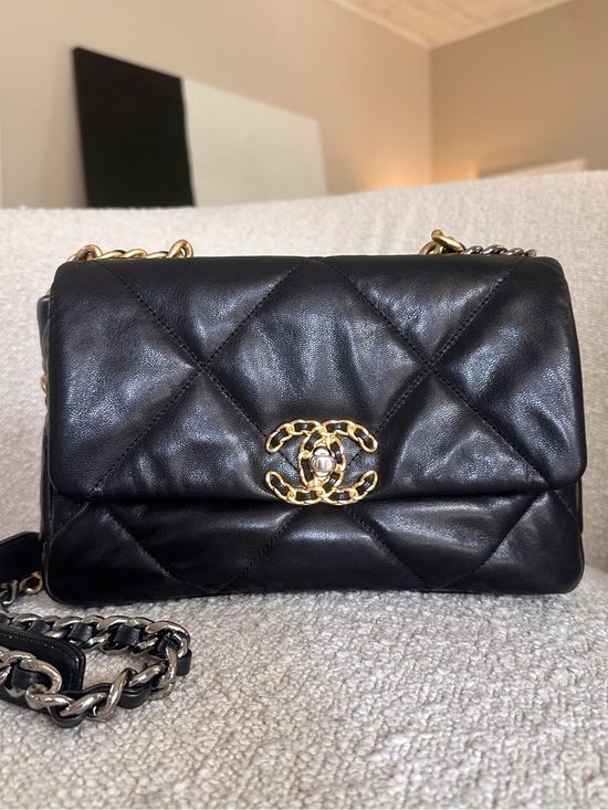 CHANEL Handbags - CHANEL 19 Medium Flap Black Goatskin | Excellent | Full Set | Authenticated